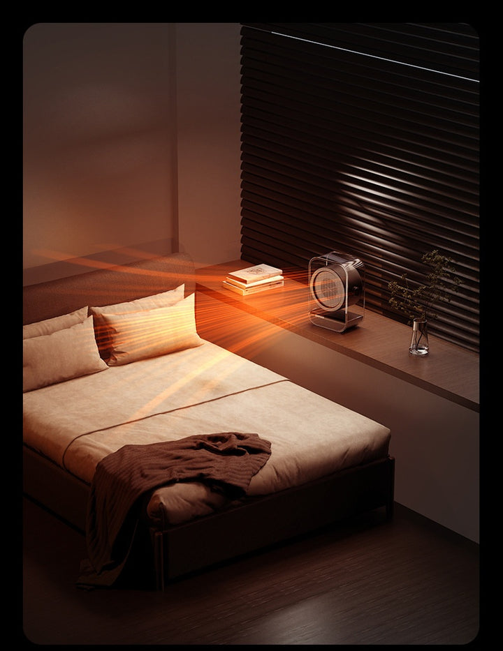 Doorzichtige mini ventilatorkachel op een bureau