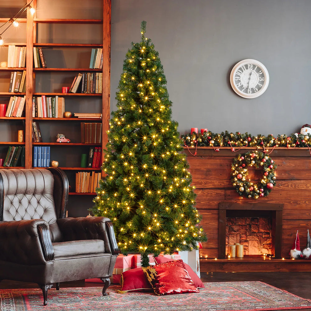 Kunstkerstboom met warmwitte ledverlichting