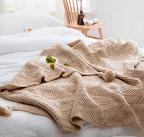 Warmtewereld Grof gebreide plaid met pompons, Scandinavische stijl