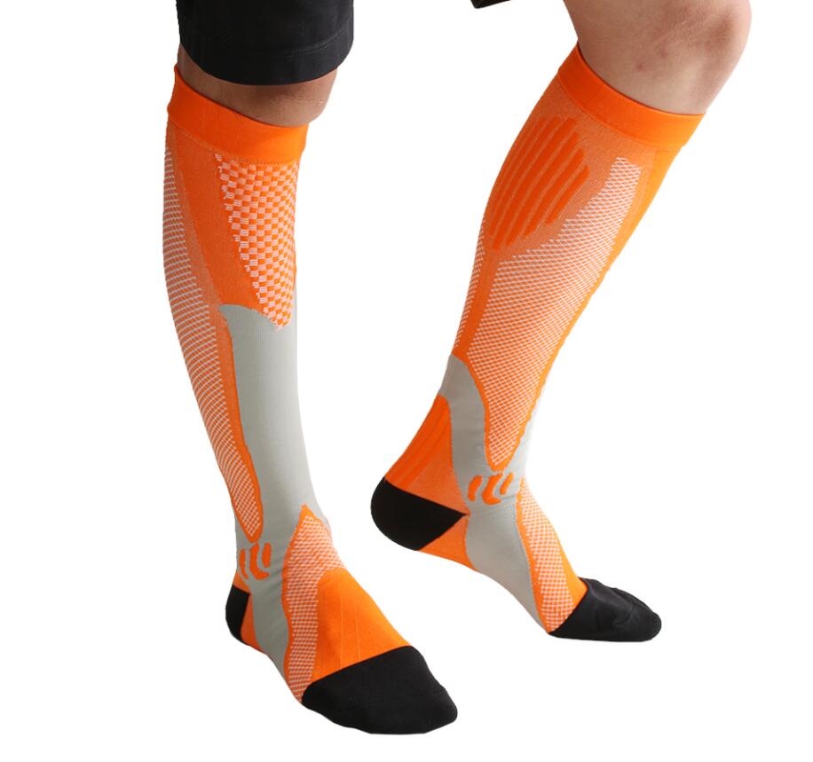 Zwarte compressiekousen tot de knie