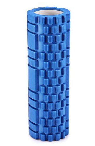Paarse foam roller met noppenstructuur