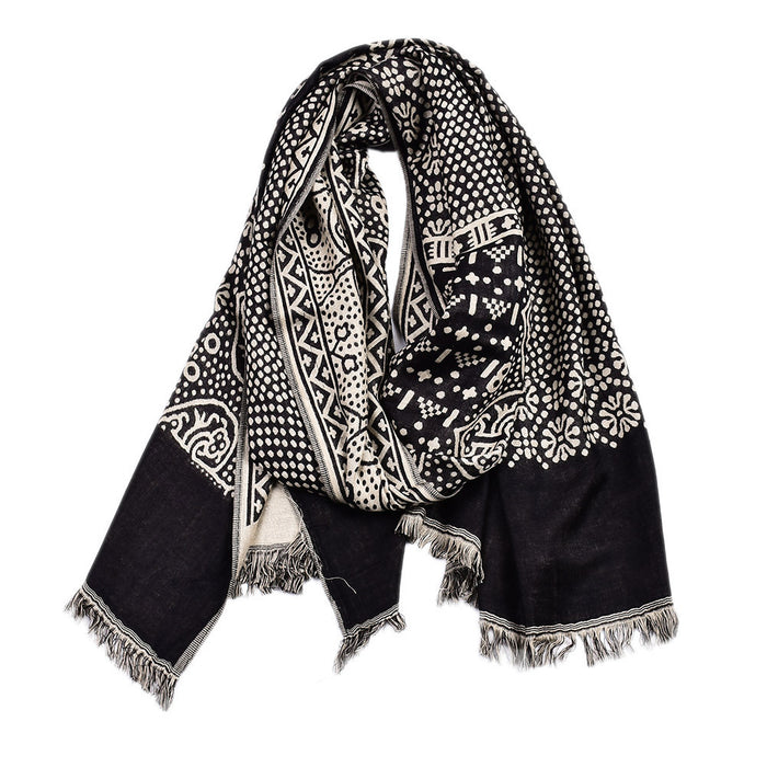 Warmtewereld Jacquard sjaal met etnisch patroon en franjes
