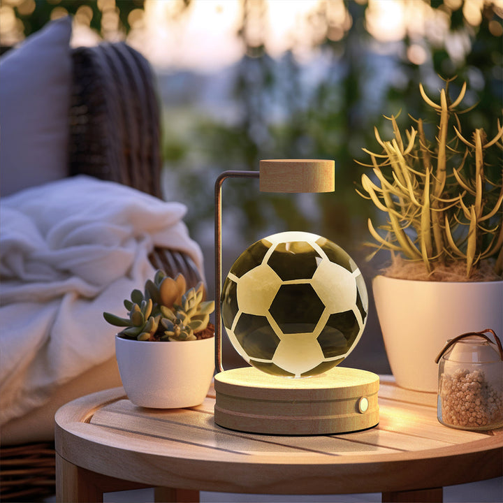 Kristallen bol met 3D gravure op houten voet