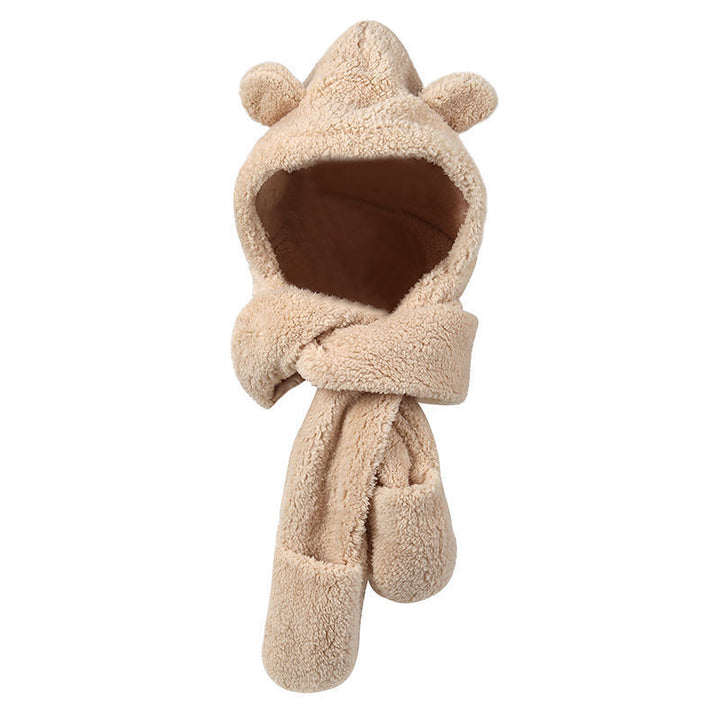Vrouw met teddy capuchon met berenoortjes