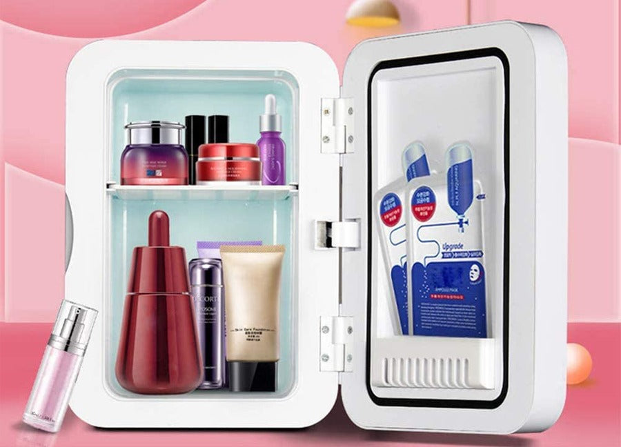 Witte mini make-up koelkast met verlichte spiegel