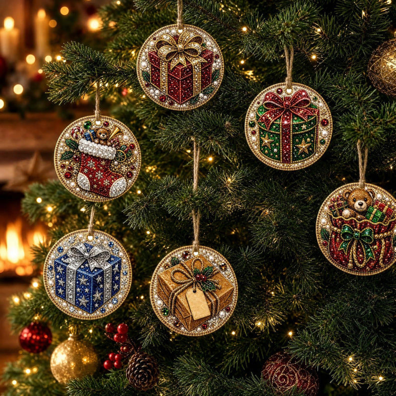 Zes houten kerstballen met diamond painting