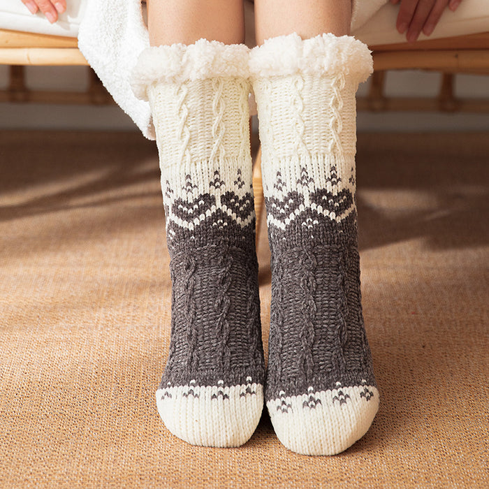 Warmtewereld Pluche huissokken met hartjes en antislip noppen