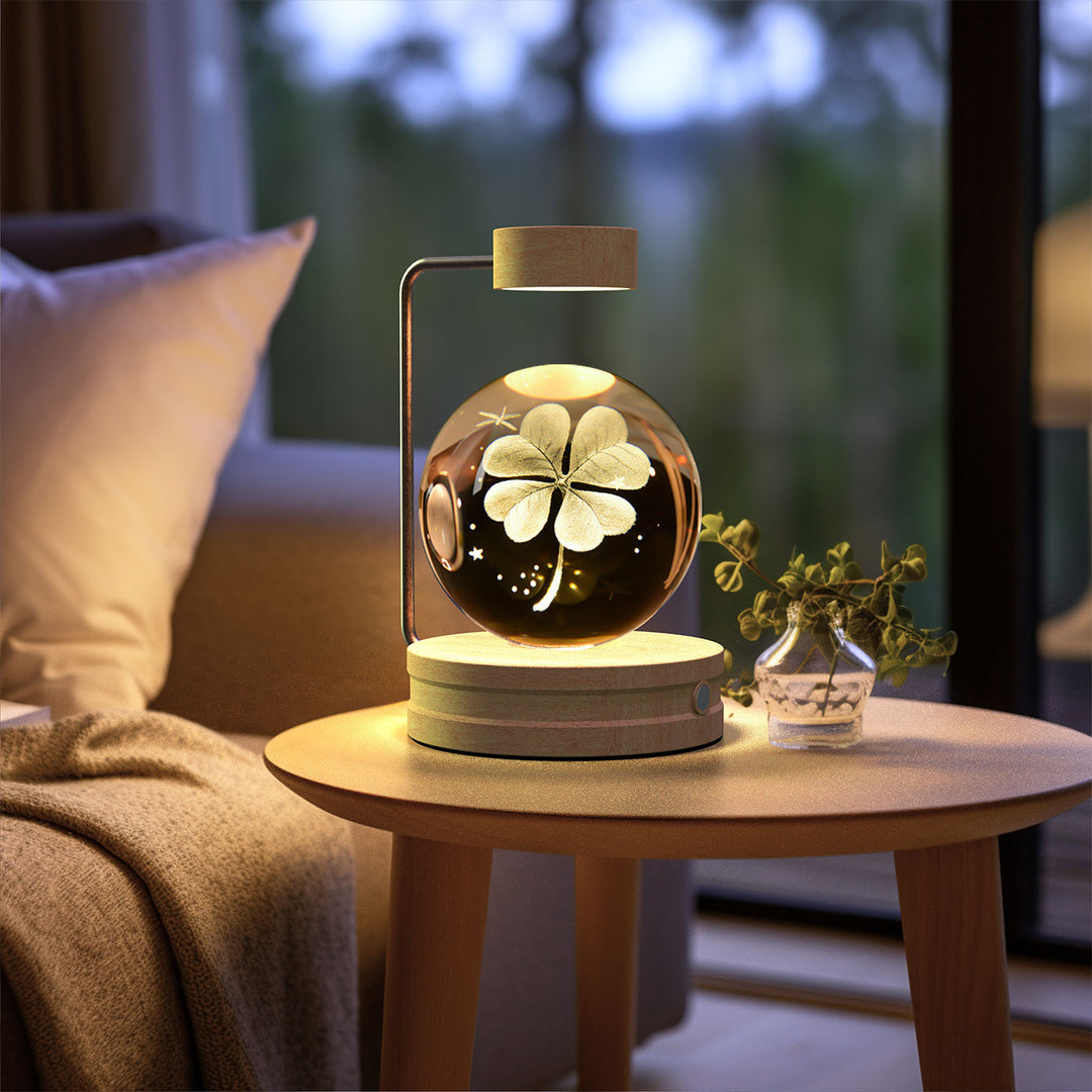 Kristallen bol met 3D gravure op houten voet