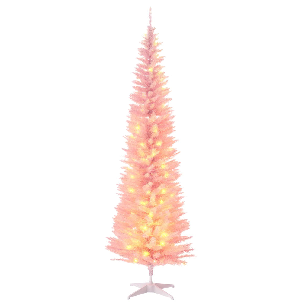 Hoge roze kerstboom met warmwitte verlichting